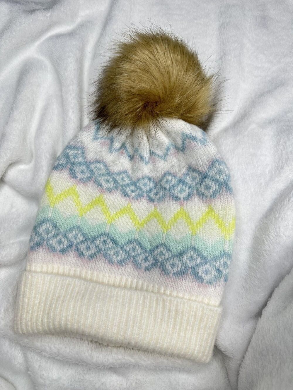 LOFT Hat Beanie Womens One Size White Fair Isle Faux Fur Pom Knit Winter